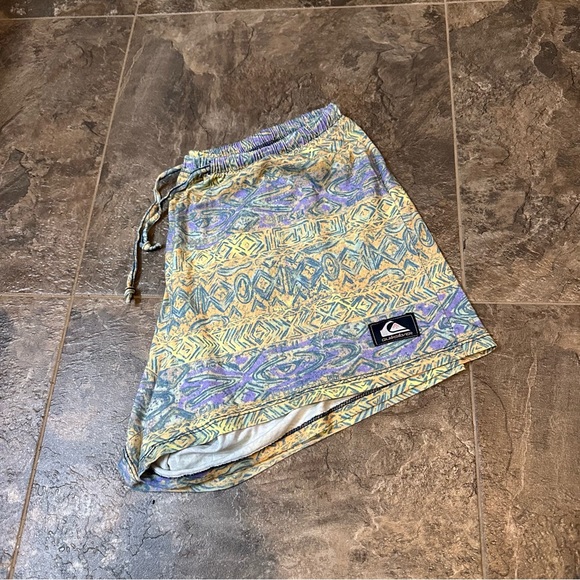 Quiksilver Patterned Shorts - Picture 3 of 6
